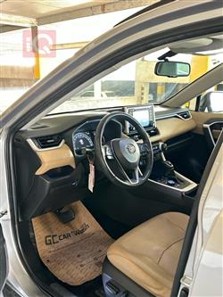 تۆیۆتا ڕاڤ 4